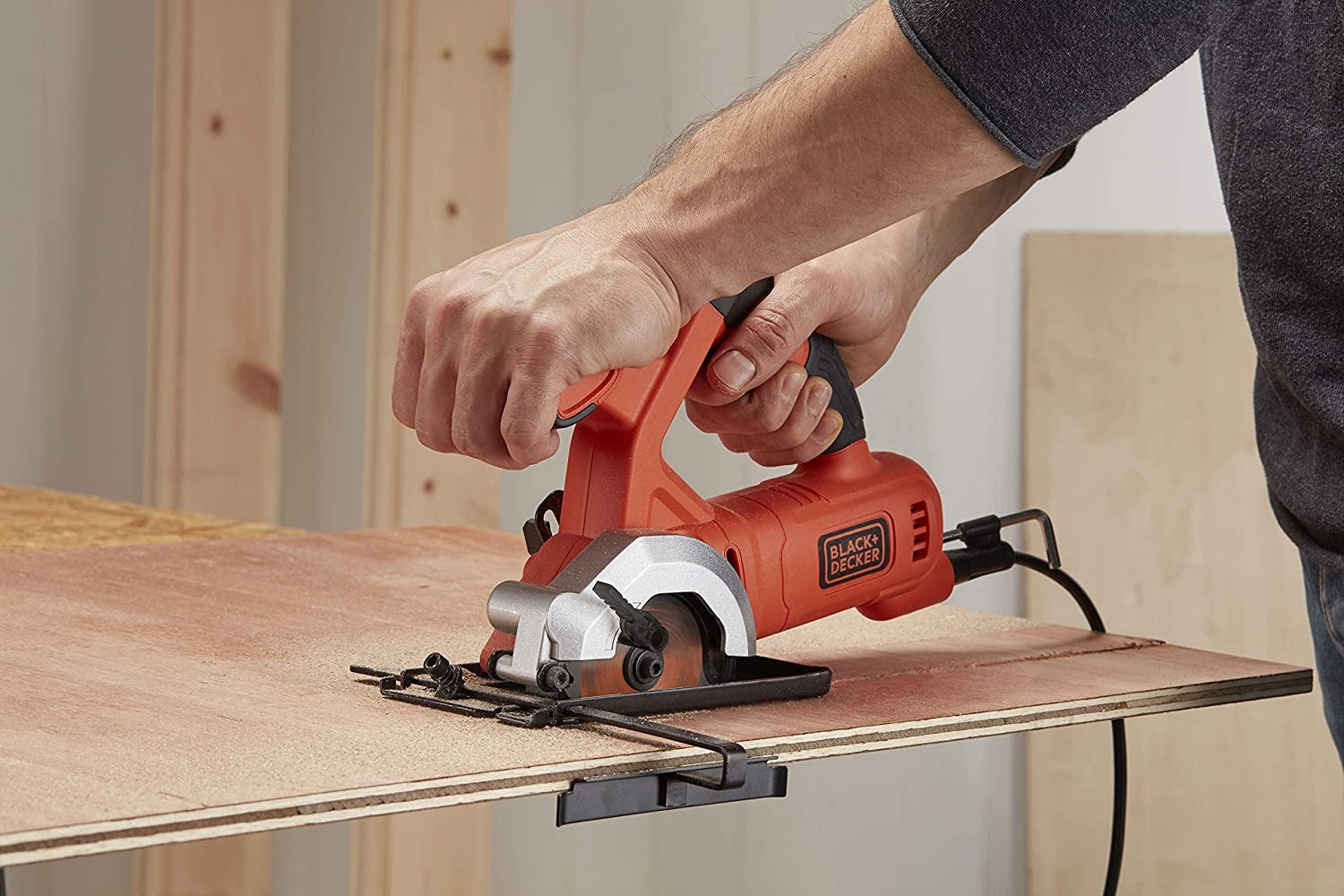 Sega Circolare 400W BLACK+DECKER BES510