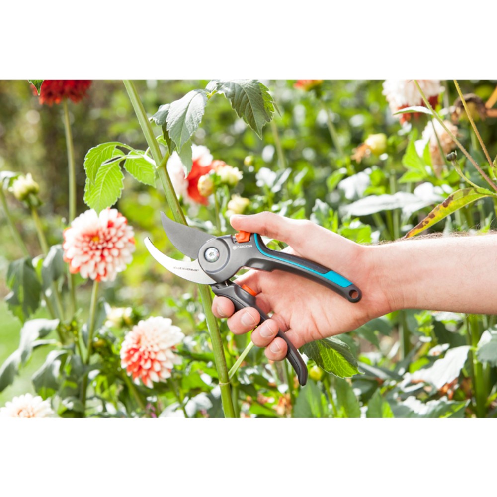 Forbice da giardino da pota con taglio bypass e chiusura di sicurezza GARDENA