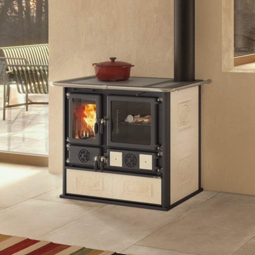 Cucina stufa a legna  8.8 kW con rivestimento in maiolica Rosa liberty