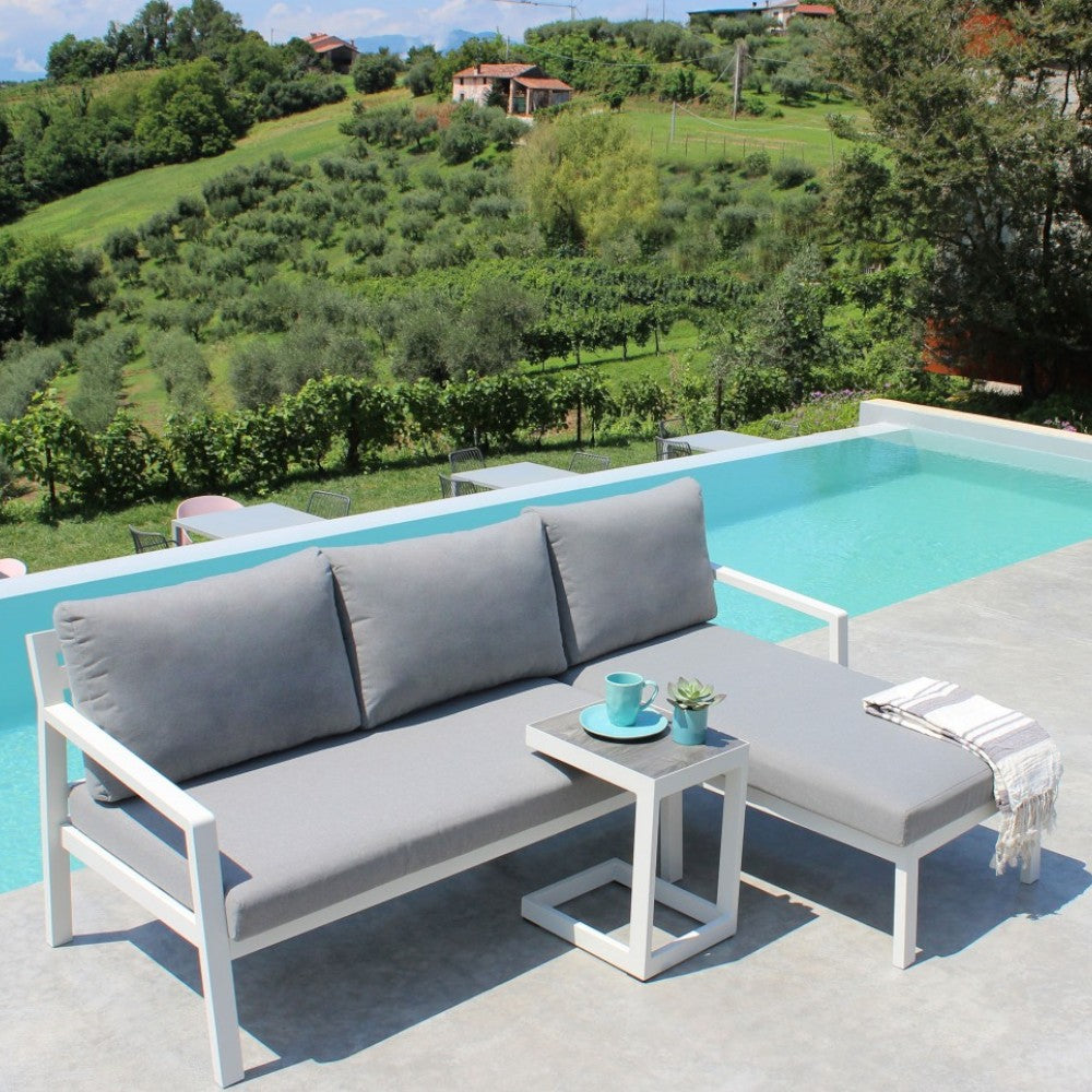 Divano in alluminio bianco con tavolino integrato e cuscini inclusi 70/135x75/140xH75 cm