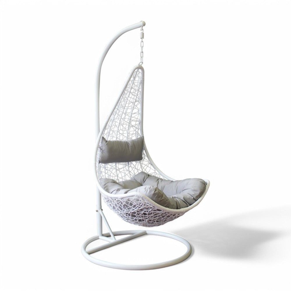 Dondolo sospeso struttura in metallo e wicker bianco con cuscini H195x82x122 cm Wikale