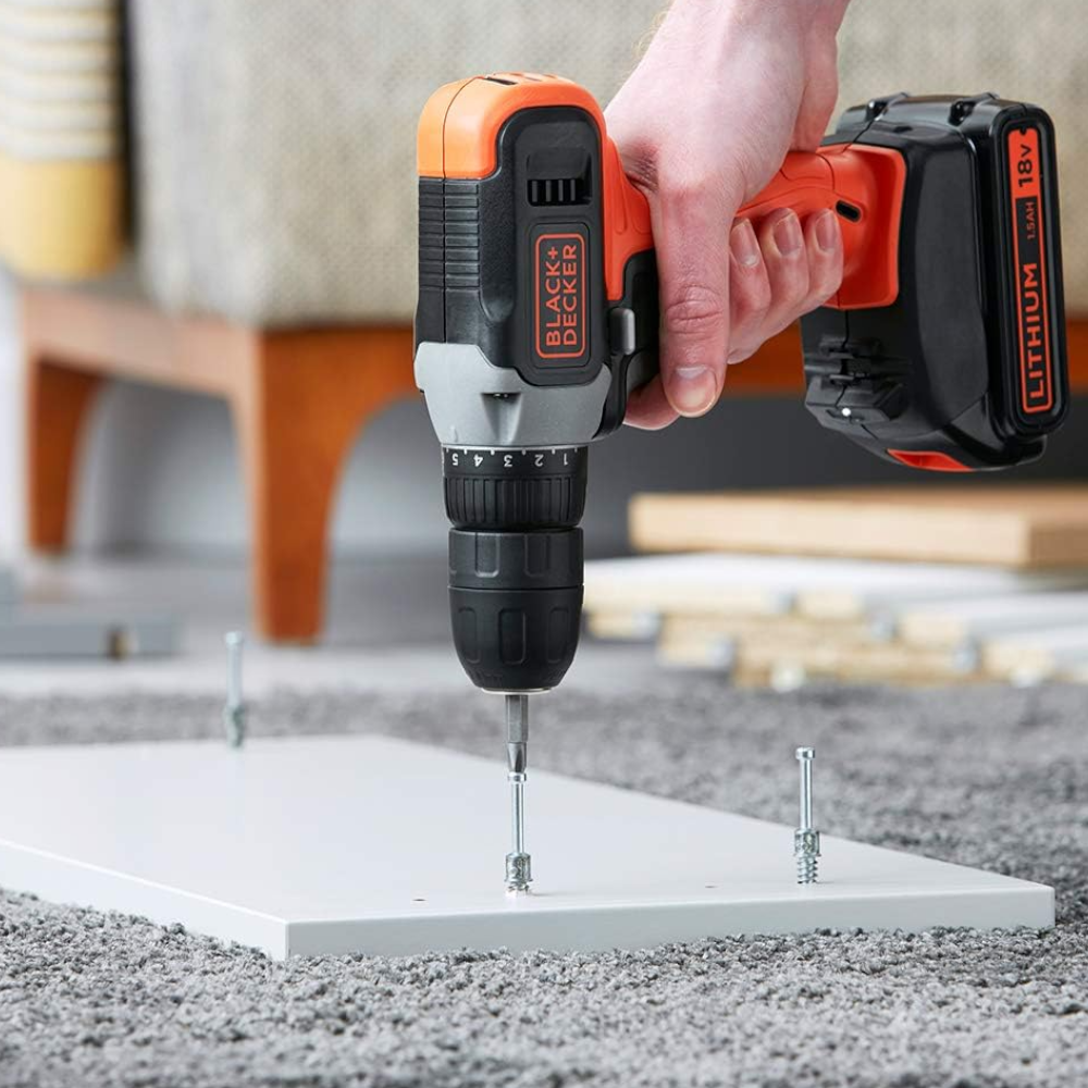 Avvitatore 18V a batteria con 72 accessori e 2 batterie + valigetta premium DCD 001 C2AFC Black&Decker