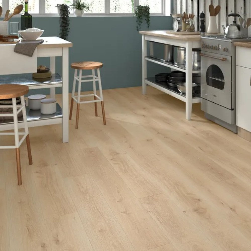 Pavimento laminato in fibra di legno con strato protettivo in corindone rovere naturale ad incastro alta resistenza usura e macchie per riscaldamento