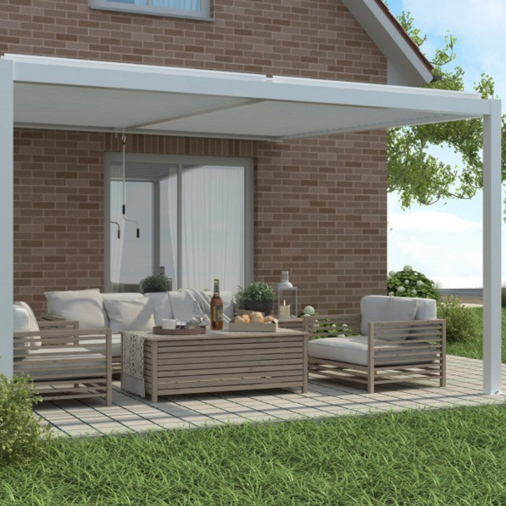 Pergola bioclimatica in alluminio 3x4 mt addossata a parete con lamelle frangisole