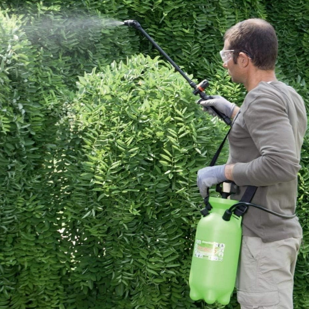 Pompa irroratrice 5 lt. a pressione con valvola di sicurezza e indicatore di pressione