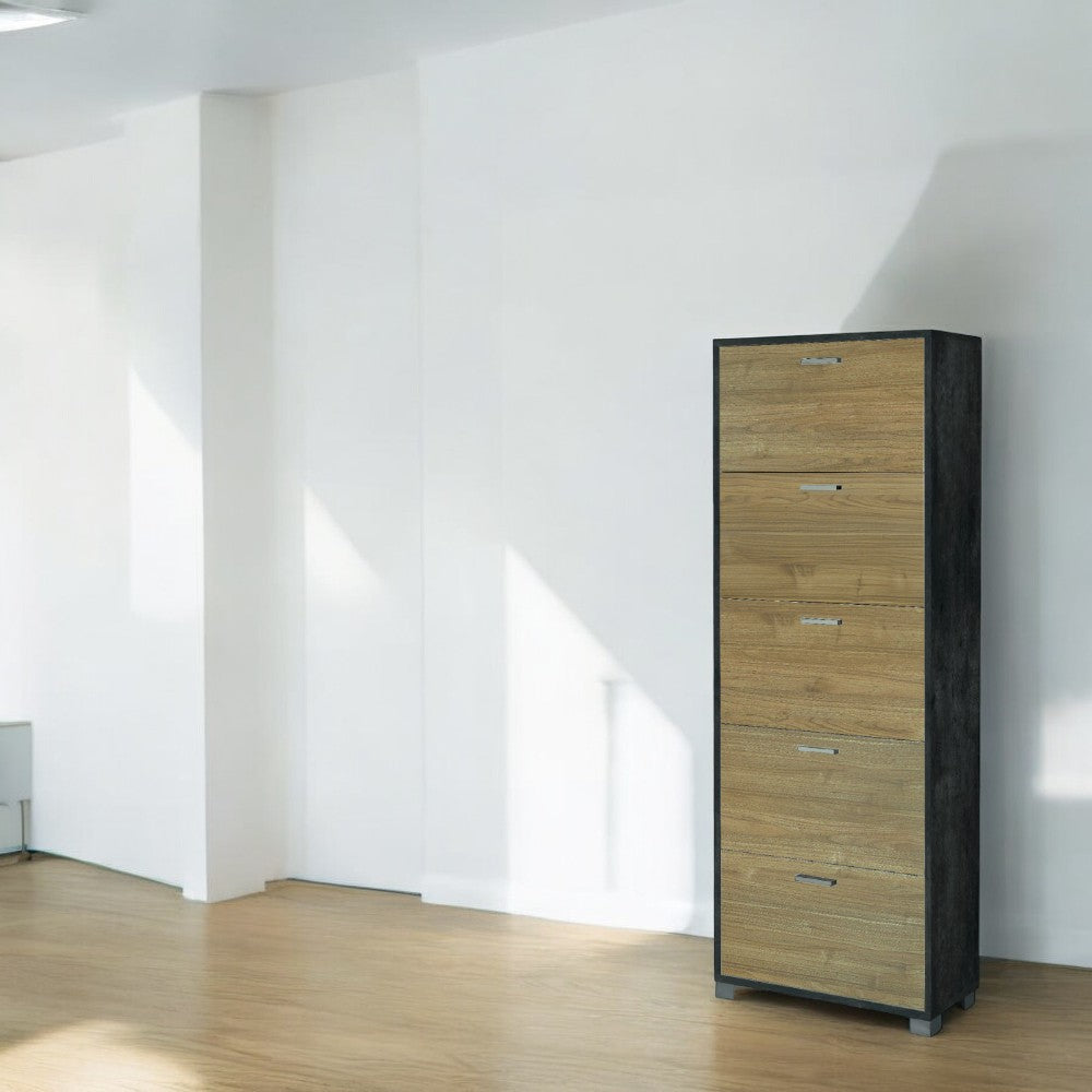 Scarpiera a cinque ante salvaspazio in MDF colore marrone con finitura ossido nero e noce dimensioni 70x29x190 cm