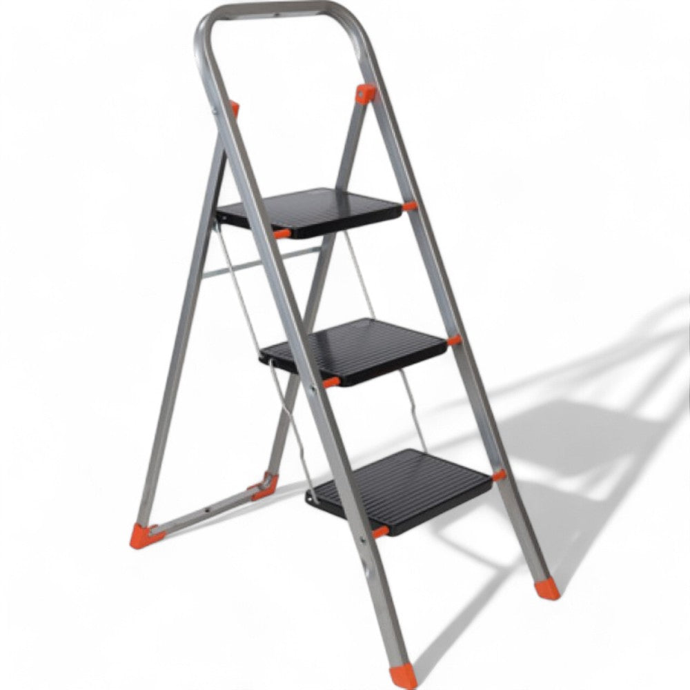 Sgabello in acciaio con gradini e portata 150 kg verniciato con brillanti