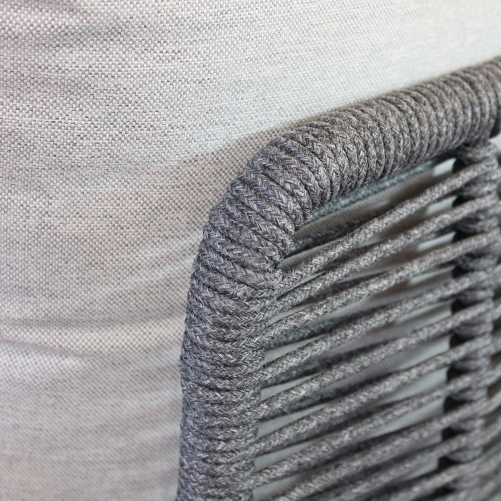 Salotto due posti con cuscini struttura in alluminio verniciato antracite e rivestimento in corda Margot