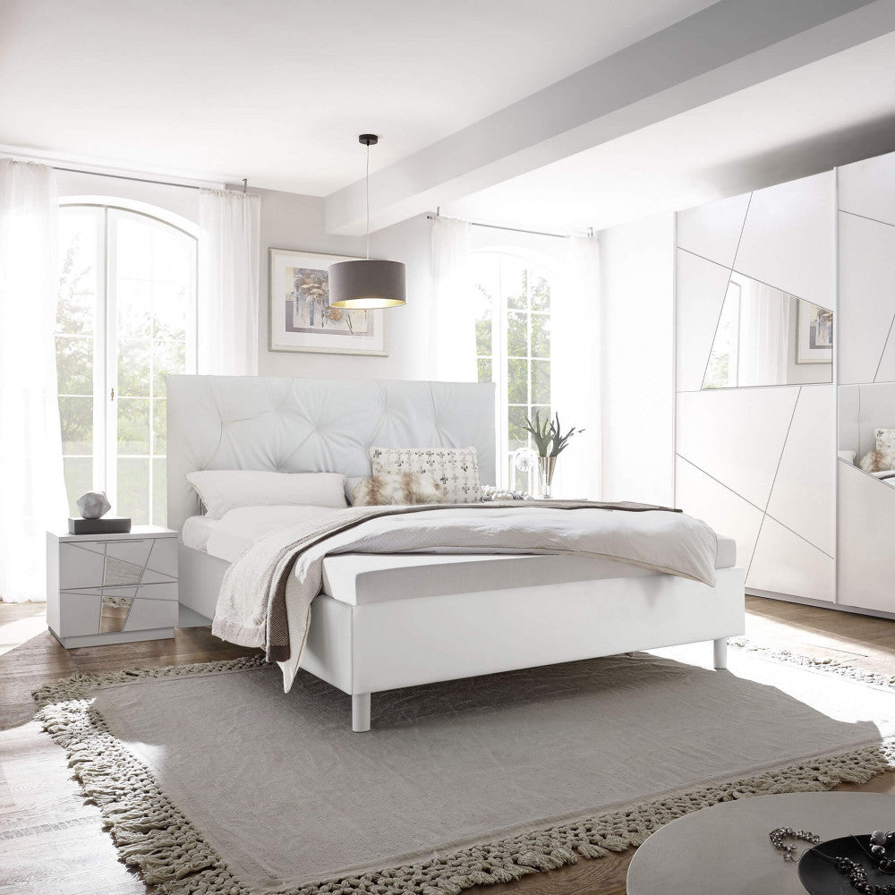 Letto matrimoniale con struttura in legno bianco imbottito 185x210x121 cm