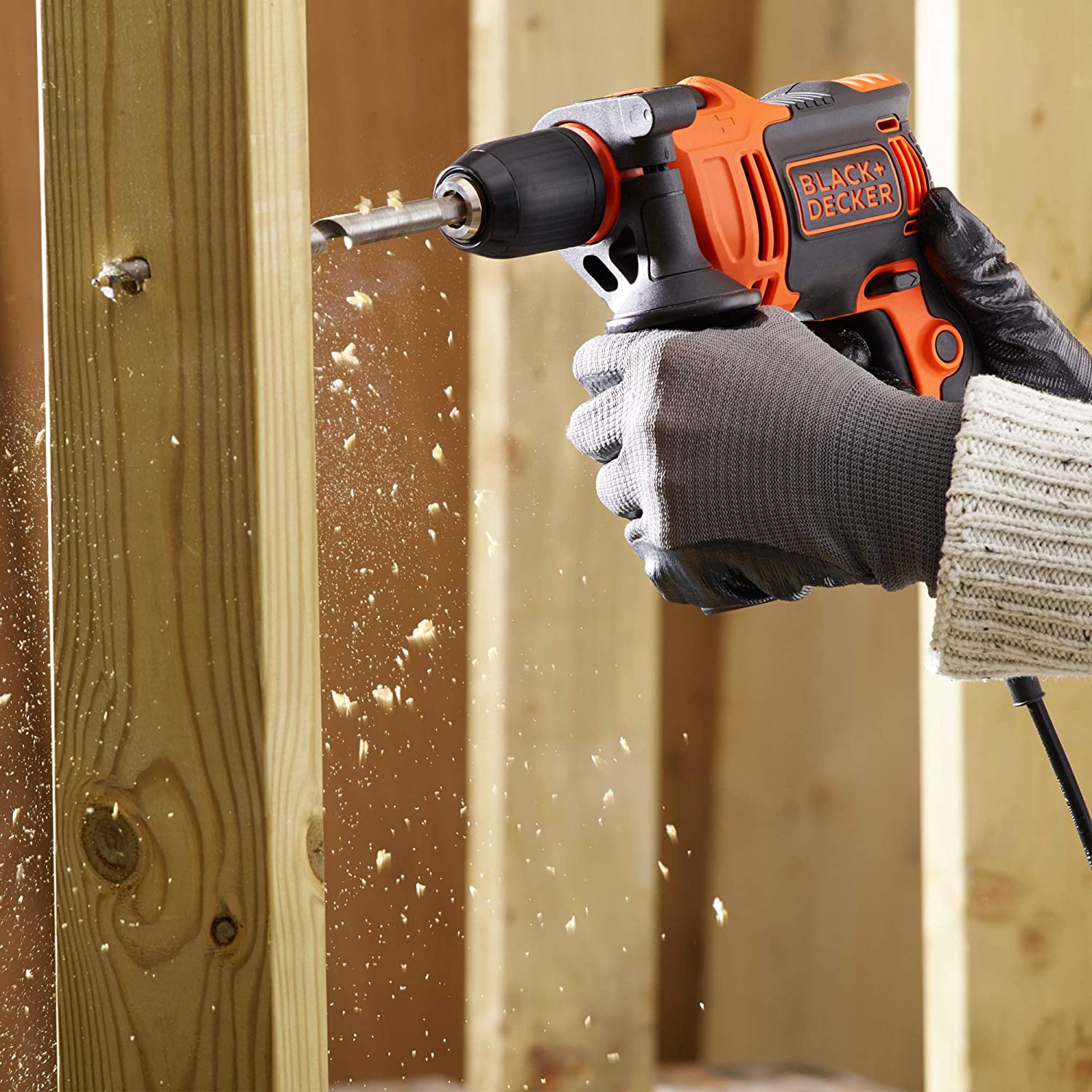 Trapano a percussione 850W in valigetta BLACK+DECKER BEH850K