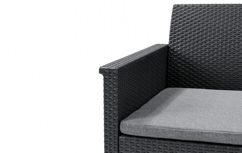 Salotto da giardino in resina effetto rattan tavolo più due poltrone Emma Balcony Keter