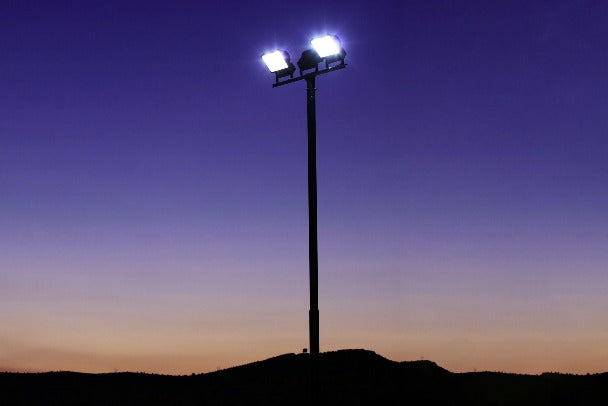 Proiettore led a luce fredda con pannello fotovoltaico a funzione crepuscolare Century Sirio