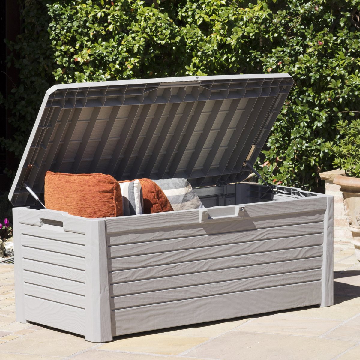 Baule 147x72x60 cassapanca multiuso in resina 550 lt Florida