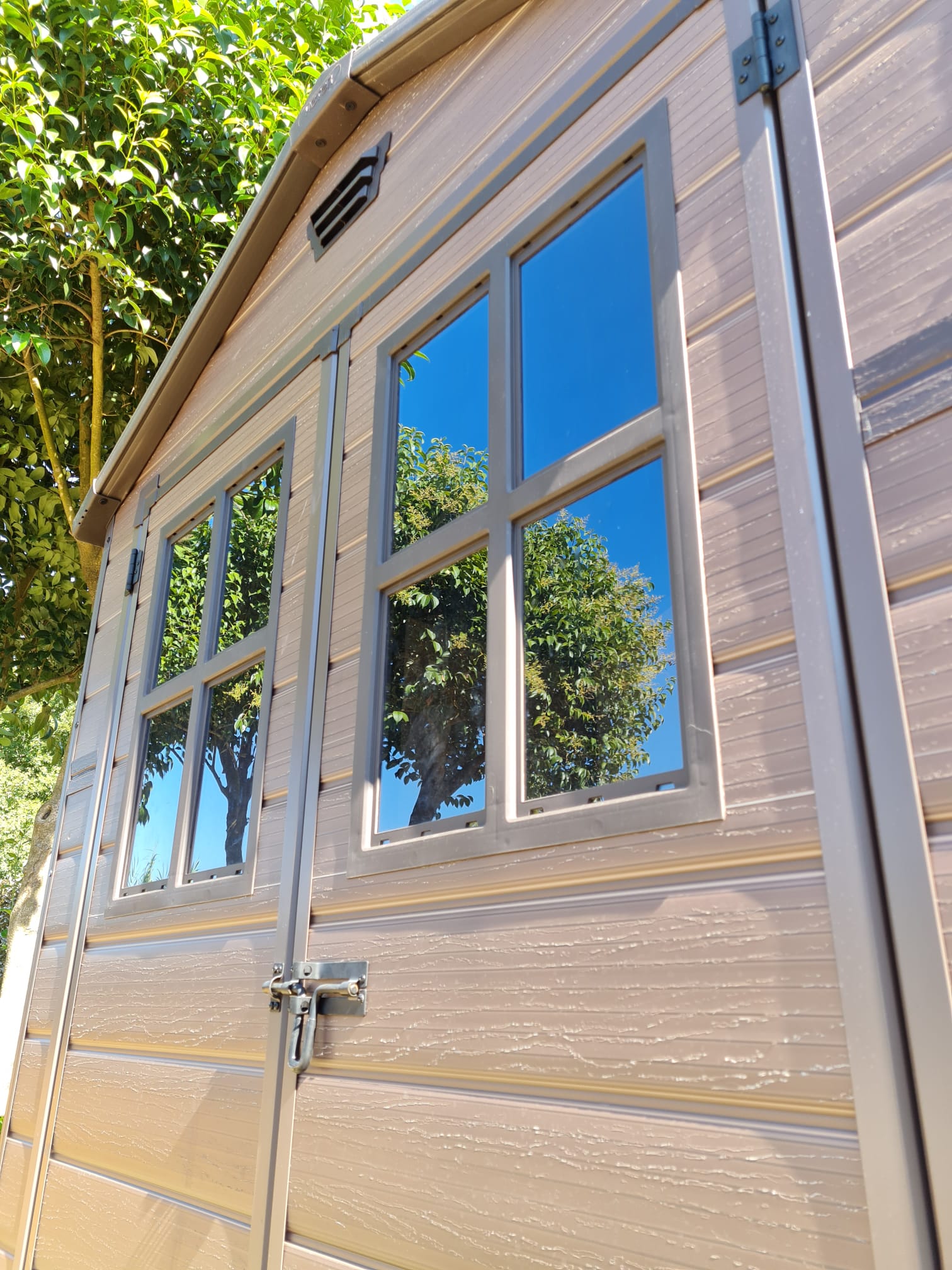 Garden Cottage in polipropilene finitura legno L185xP152xH226 cm casetta da giardino Keter Scala 6X5DD