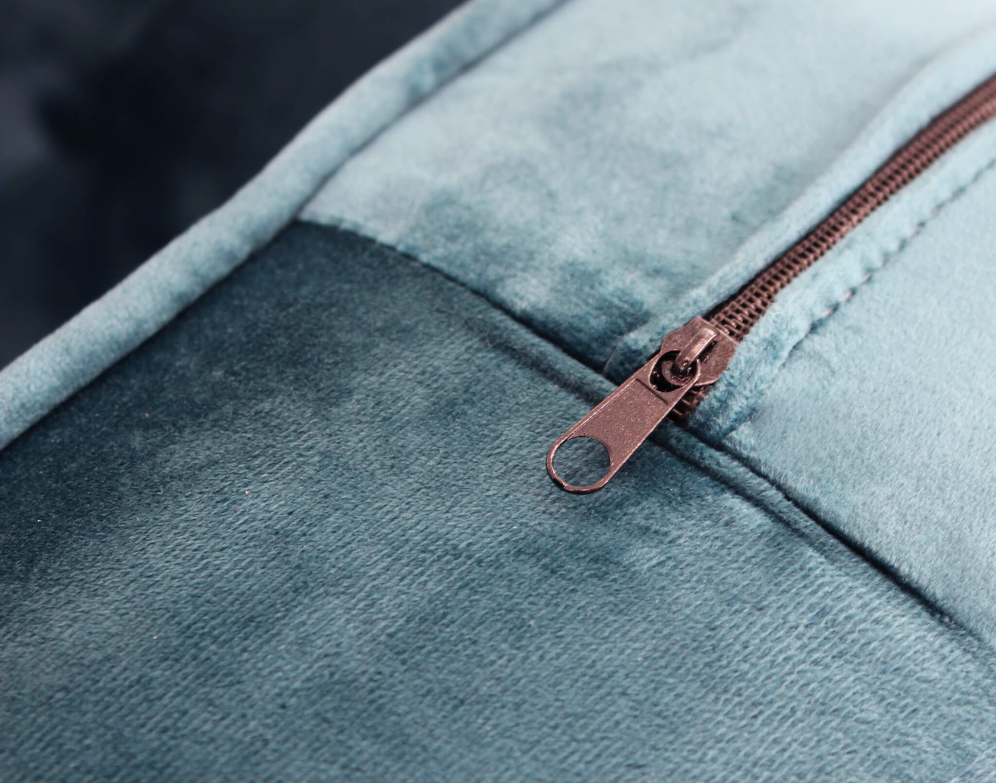 Divano 2 posti in Velluto Blu Chesterfield