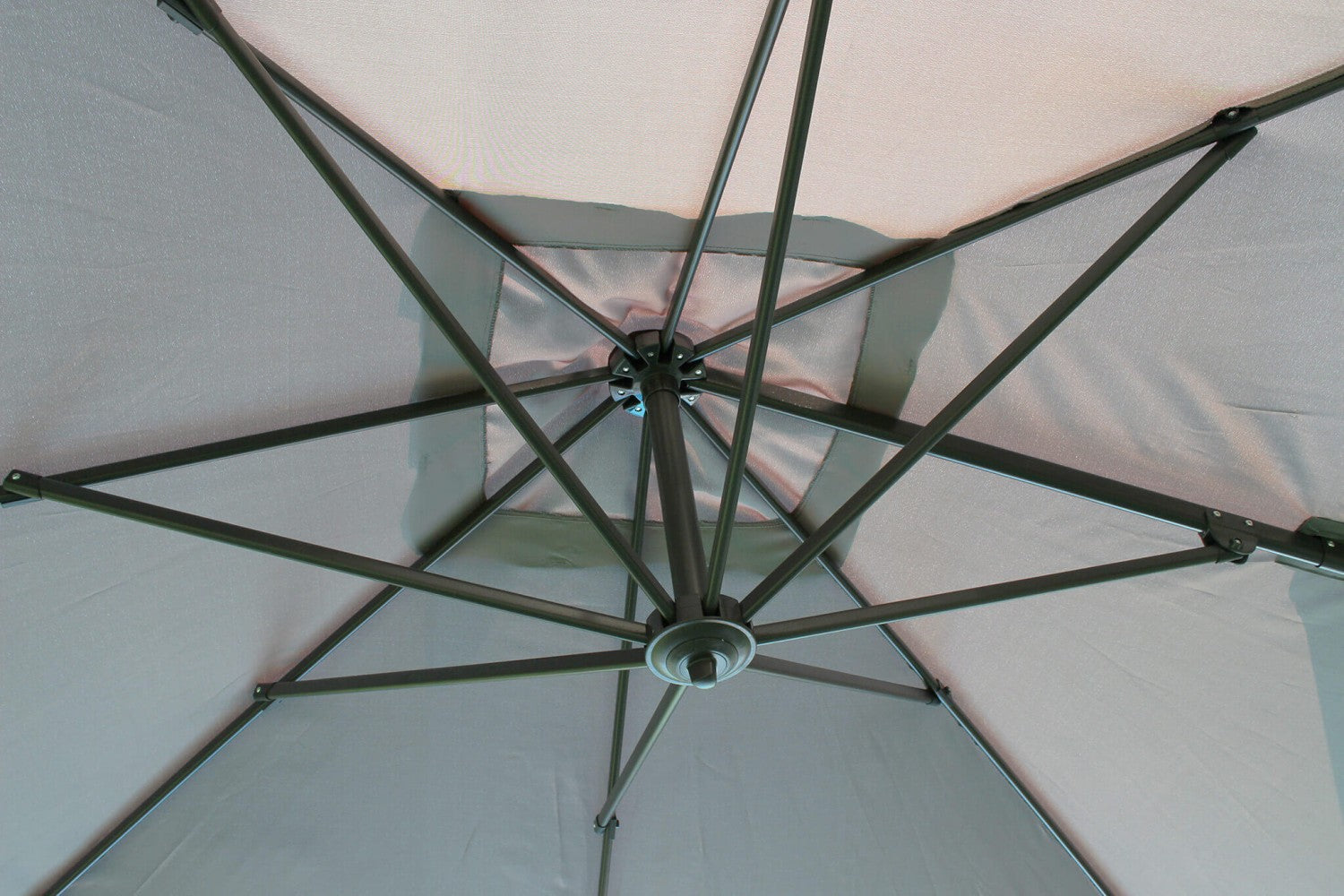 Ombrellone da giardino 3x3 mt con telo in poliestere e palo laterale in alluminio Ercules