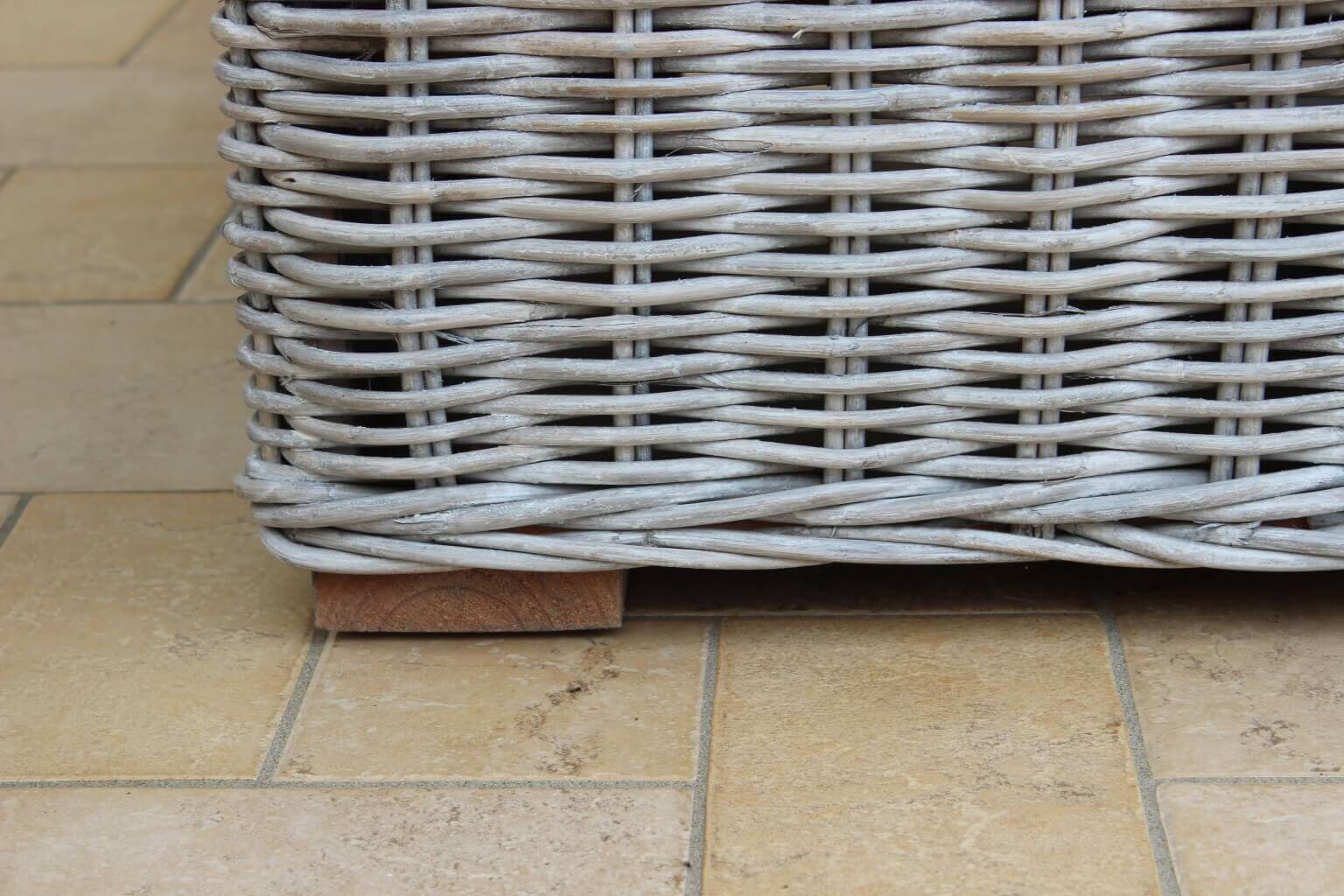 Salotto per esterno in wicker completo con cuscini e tavolino CARAIBI