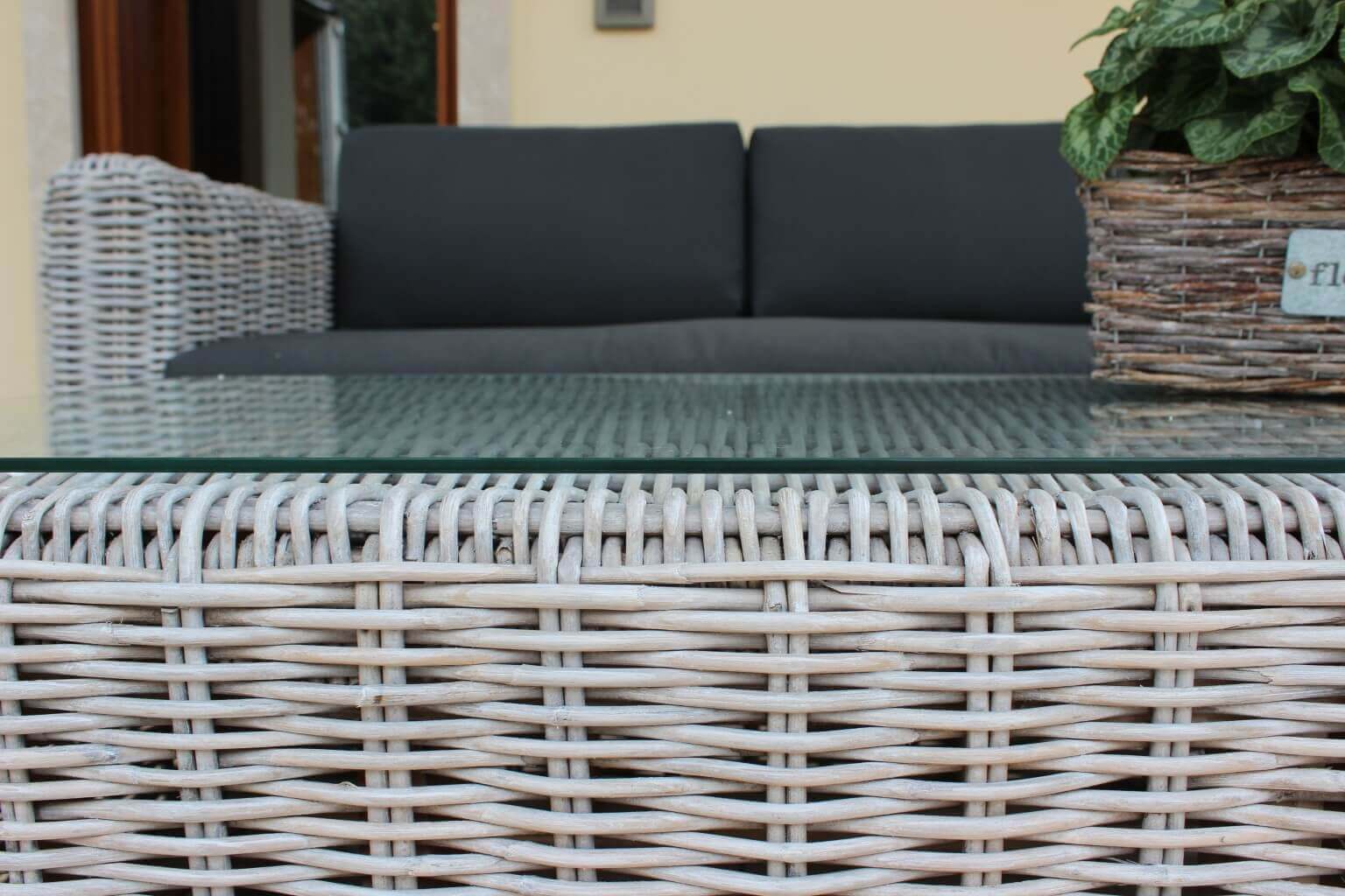 Salotto per esterno in wicker completo con cuscini e tavolino CARAIBI